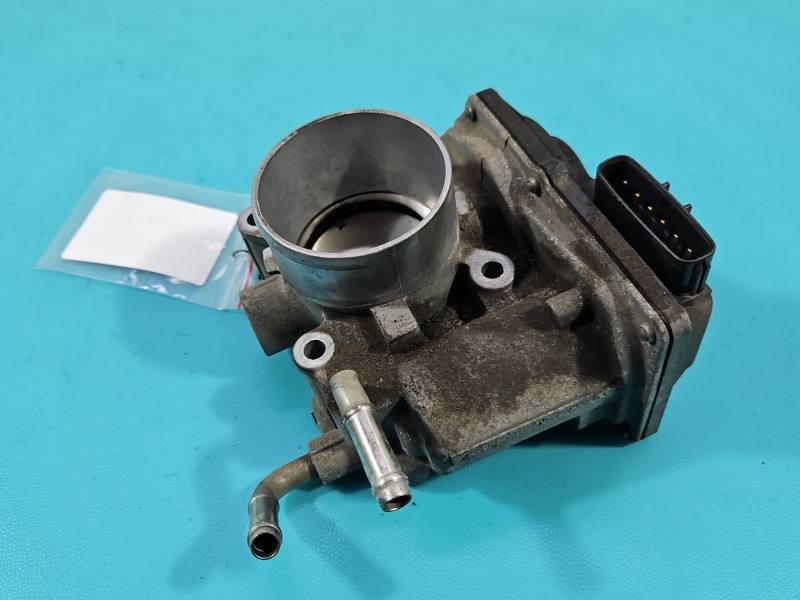 Дросельна заслінка Toyota Auris 22030-47010