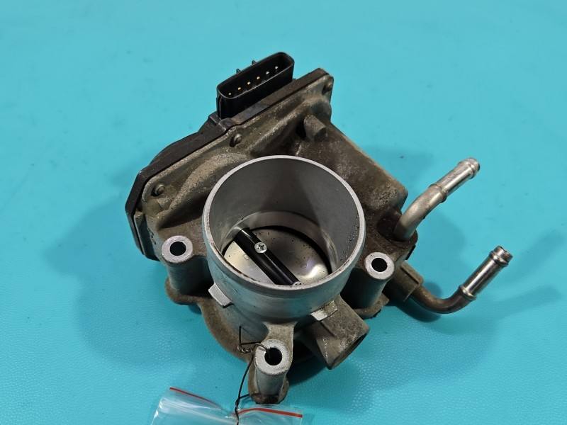 Дросельна заслінка Toyota Auris 22030-47010 — фото деталі 3