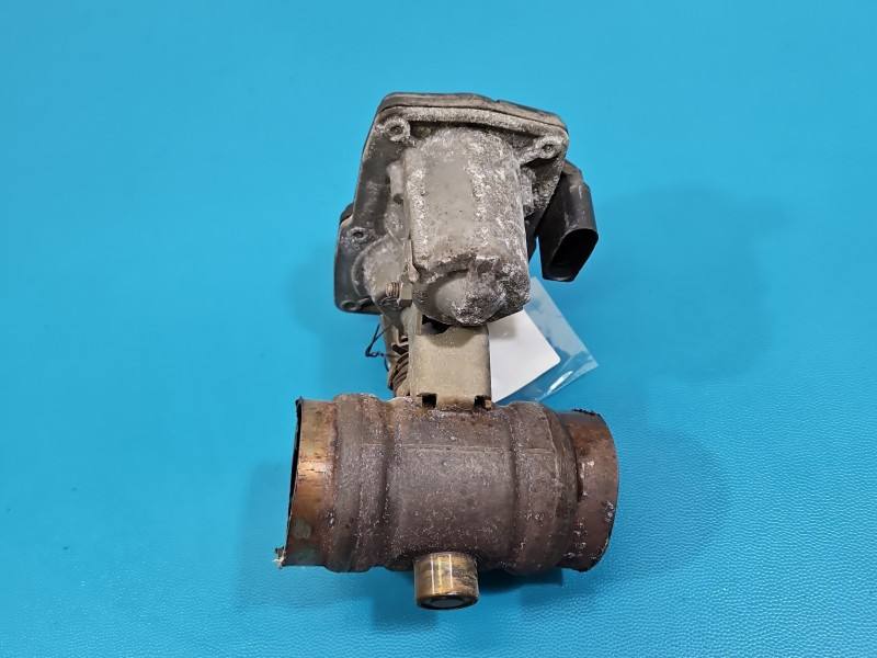 Дроссельная заслонка Volkswagen Passat B8 5R0253691H — фото детали 5