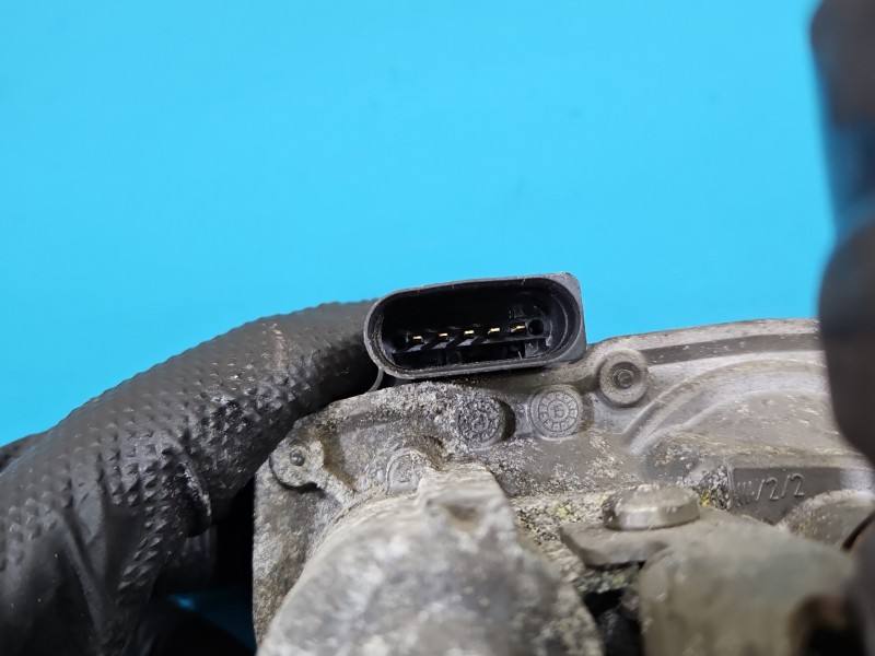 Дроссельная заслонка Volkswagen Passat B8 5R0253691H — фото детали 8