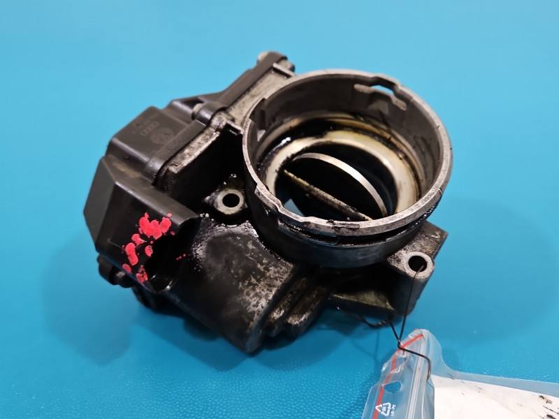 Дросельна заслінка Volkswagen Passat B6 03G128063A