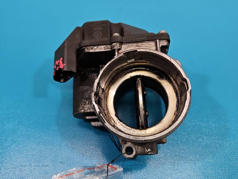 Дросельна заслінка Volkswagen Passat B6 03G128063A — фото деталі 2