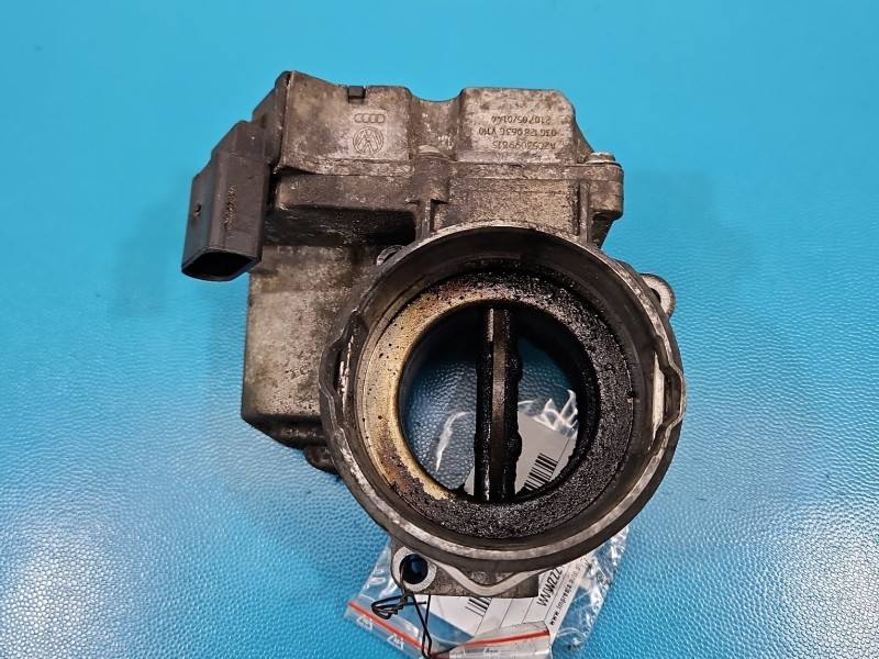 Дросельна заслінка Volkswagen Golf plus 03G128063C — фото деталі 2