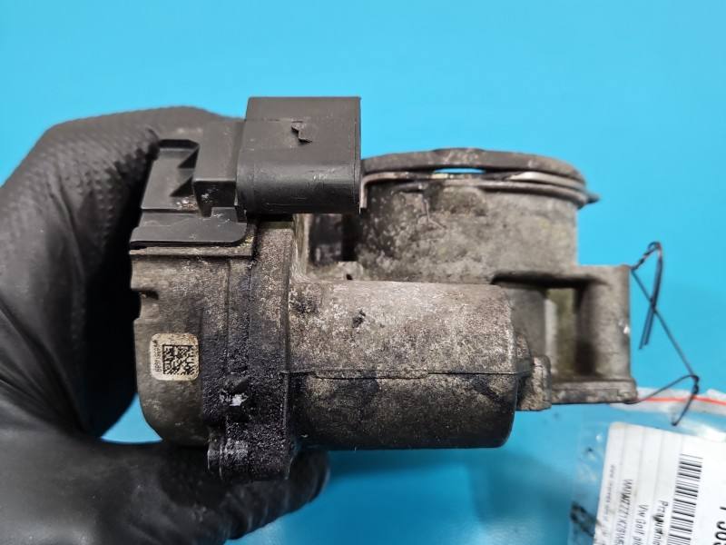 Дросельна заслінка Volkswagen Golf plus 03G128063C — фото деталі 8