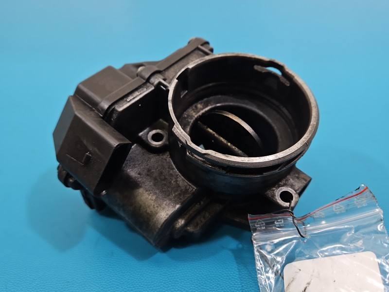 Дросельна заслінка Volkswagen Passat B6 03G128063A