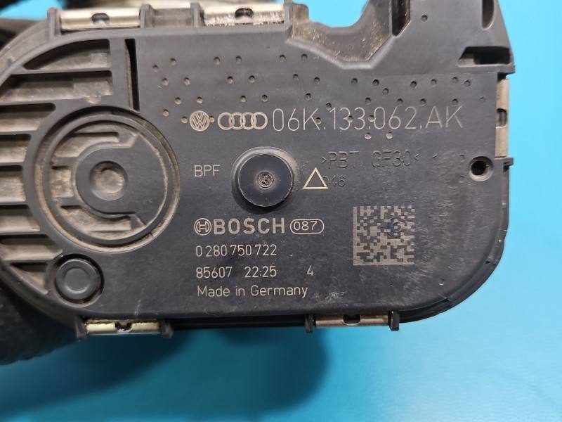 Дросельна заслінка Skoda Octavia 3 06K133062AK — фото деталі 8