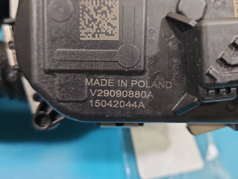 Дросельна заслінка Skoda Kamiq 05C133062 — фото деталі 8