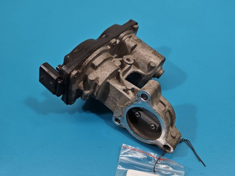 Дросельна заслінка BMW 5 G30 8576810