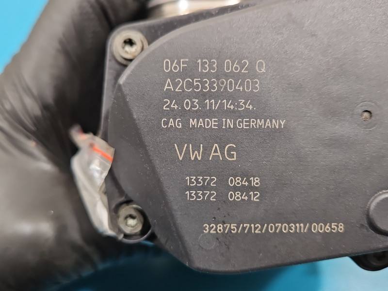 Дросельна заслінка Volkswagen Passat B7 06F133062Q — фото деталі 8