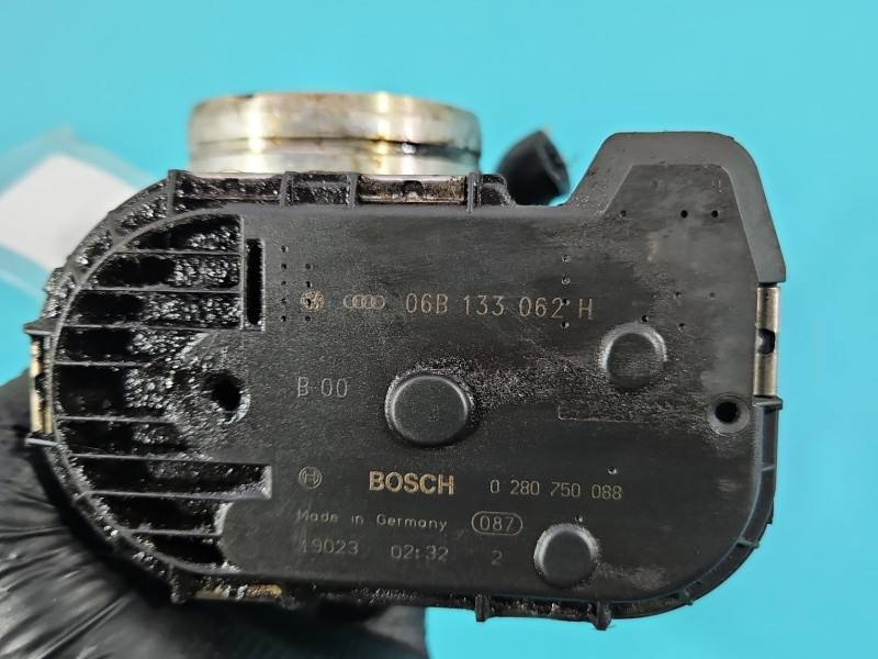 Дросельна заслінка Audi A4 B6 06B133062H — фото деталі 9