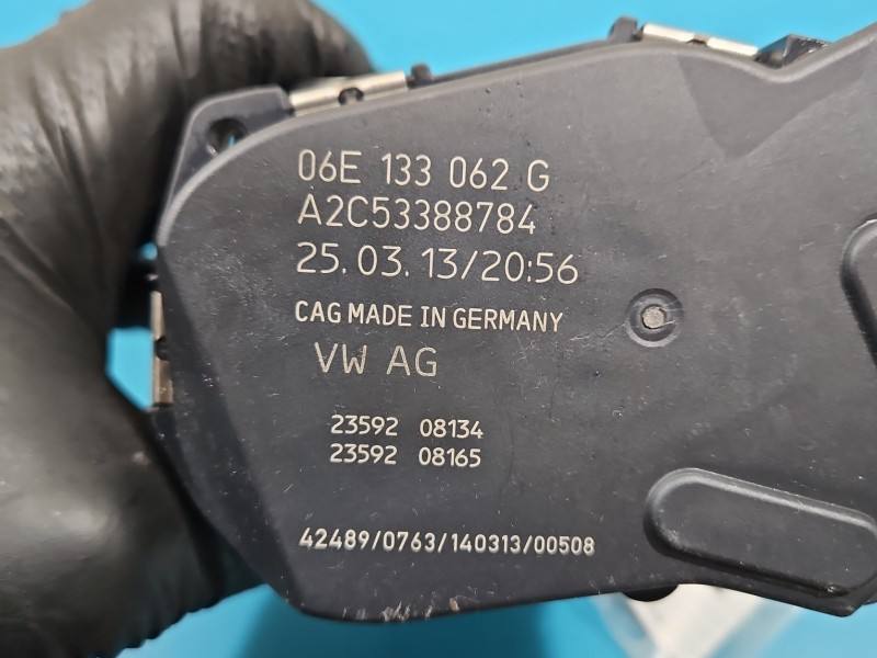 Дросельна заслінка Audi Q5 06E133062G — фото деталі 8
