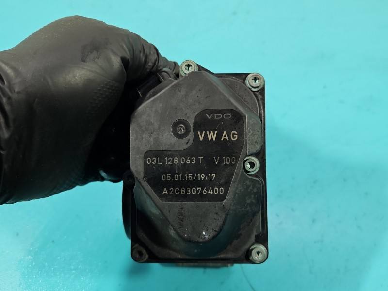 Дросельна заслінка Volkswagen Sharan 03L128063T — фото деталі 6