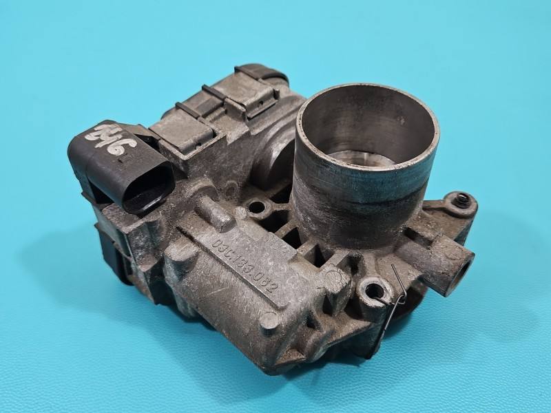 Дросельна заслінка Volkswagen Golf 5 03C133062