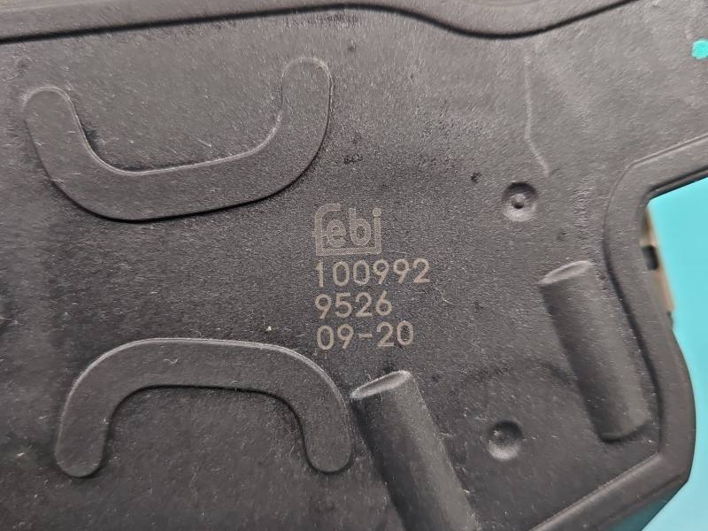 Дроссельная заслонка Audi A5 8T — фото детали 8