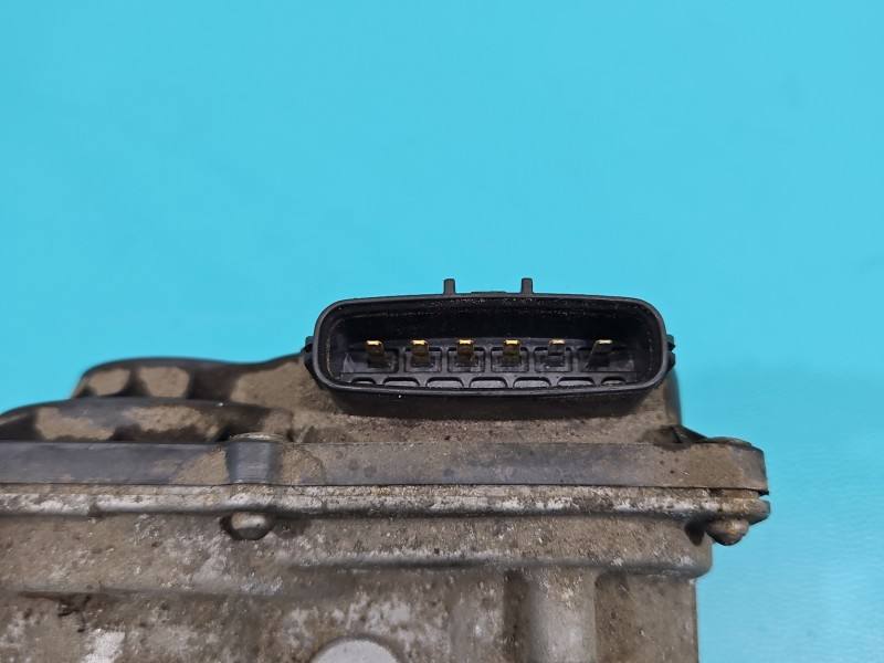 Дросельна заслінка Toyota Yaris 3 22030-47010 — фото деталі 3