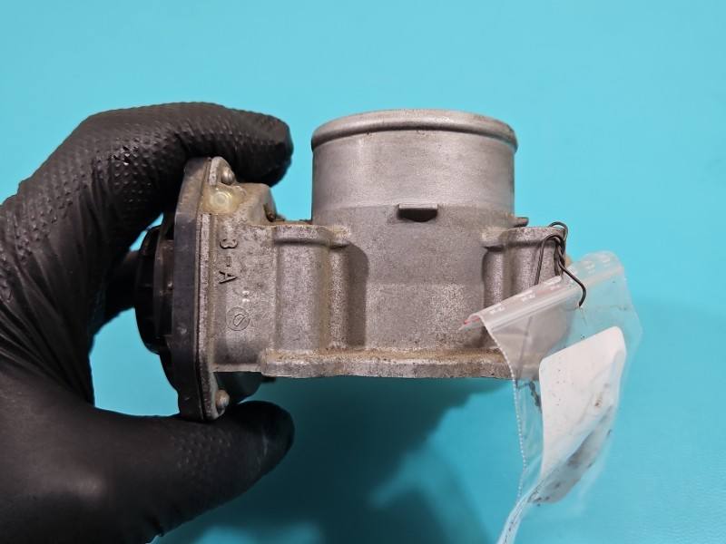 Дросельна заслінка Toyota Yaris 3 22030-47010 — фото деталі 4
