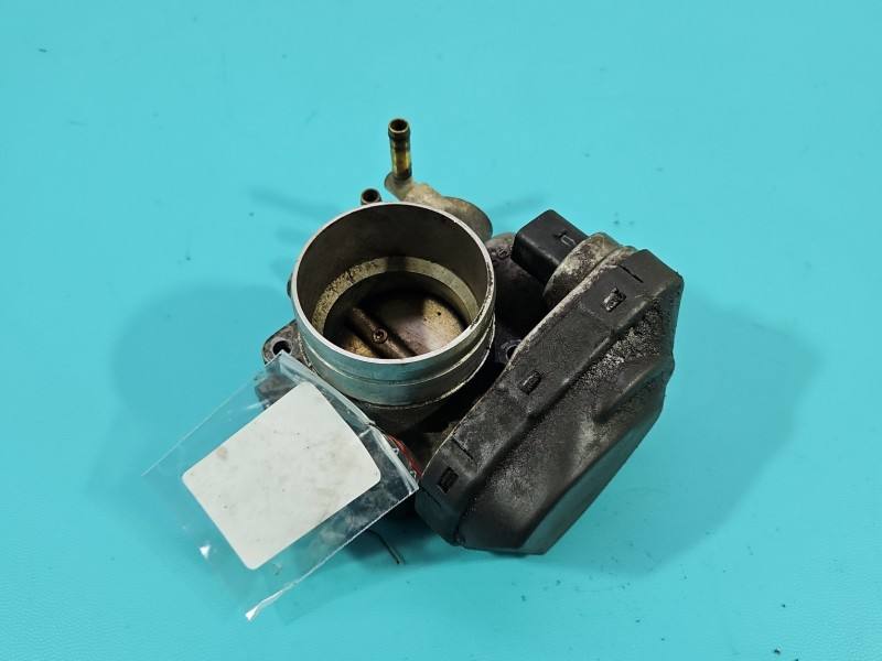 Дросельна заслінка Audi A3 8L 06A133062A