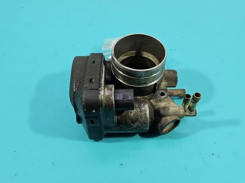 Дросельна заслінка Audi A3 8L 06A133062A — фото деталі 3