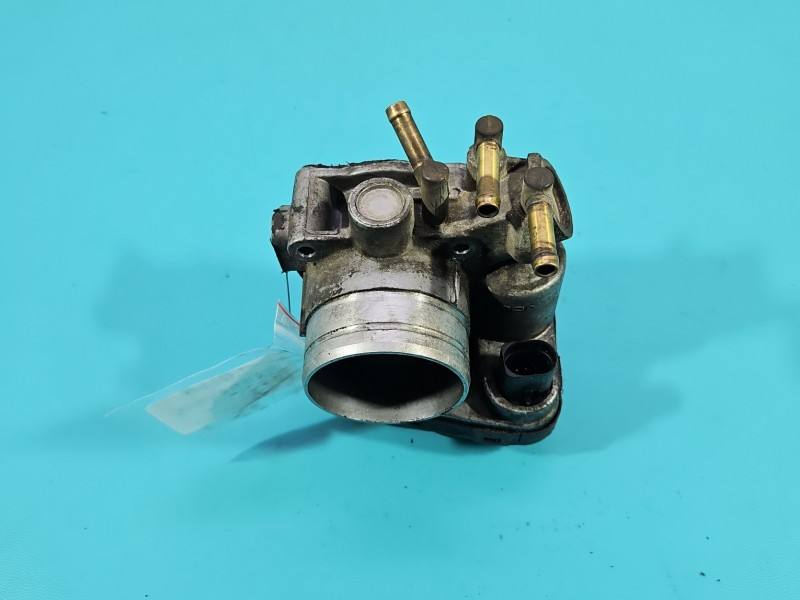 Дросельна заслінка Audi A3 8L 06A133062A — фото деталі 4