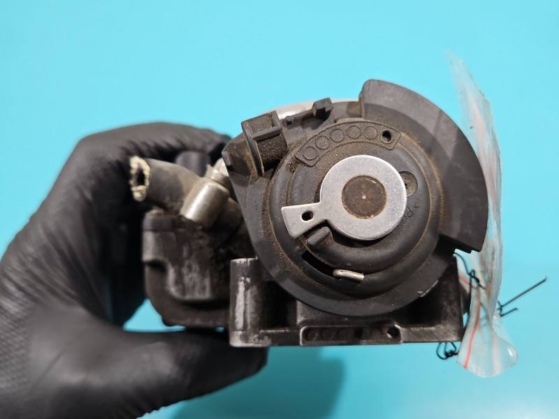 Дросельна заслінка Volkswagen Sharan 06A133064P — фото деталі 6