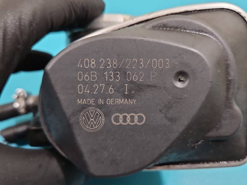 Дроссельная заслонка Volkswagen Passat B5 06B133062P — фото детали 8