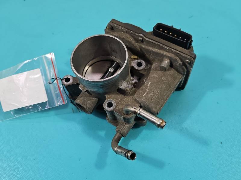 Дросельна заслінка Toyota Yaris 3 22030-47010