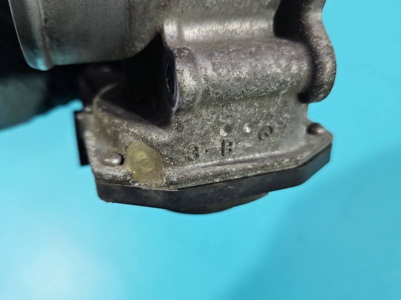 Дросельна заслінка Toyota Yaris 3 22030-47010 — фото деталі 7
