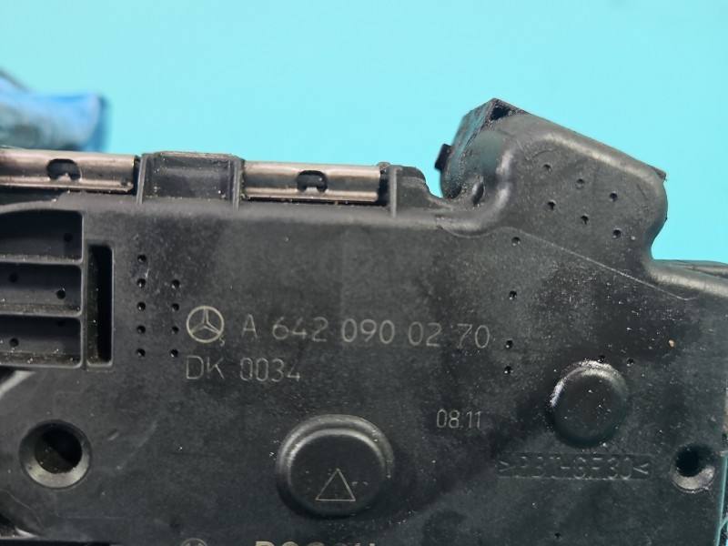 Дросельна заслінка Mercedes E C207 0281002894 — фото деталі 4
