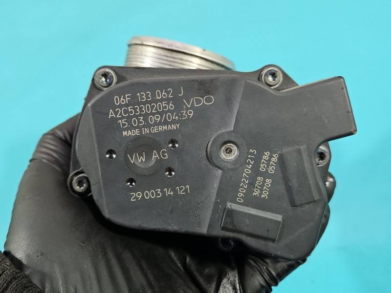 Дросельна заслінка Audi A5 8T 06F133062J — фото деталі 7