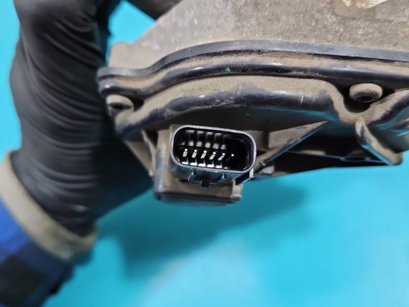 Дросельна заслінка Ford Focus 2S6U-EB — фото деталі 9