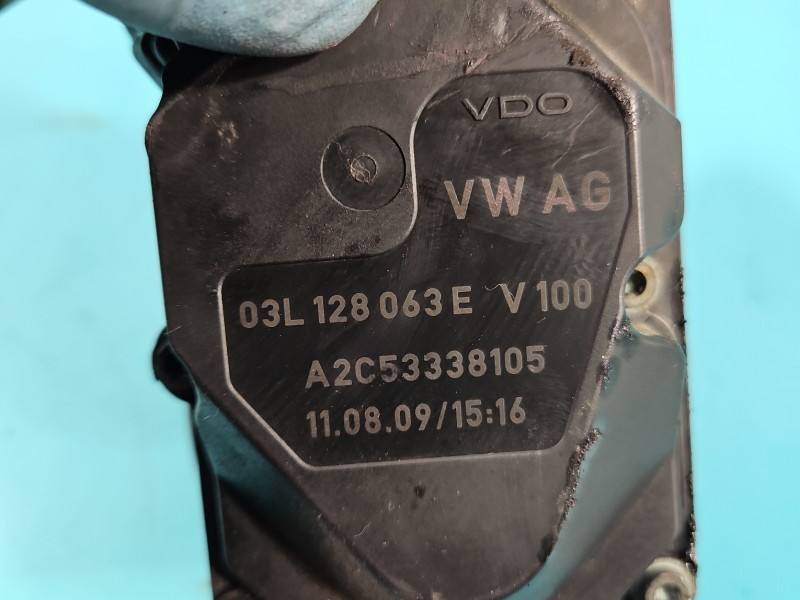 Дросельна заслінка Volkswagen Golf plus 03L128063E — фото деталі 6