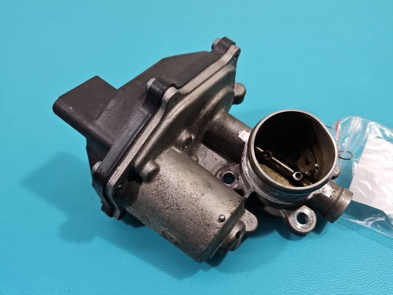 Дросельна заслінка Seat Leon 04L131501C