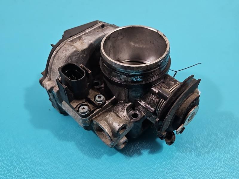 Дросельна заслінка Volkswagen Polo 036133064C