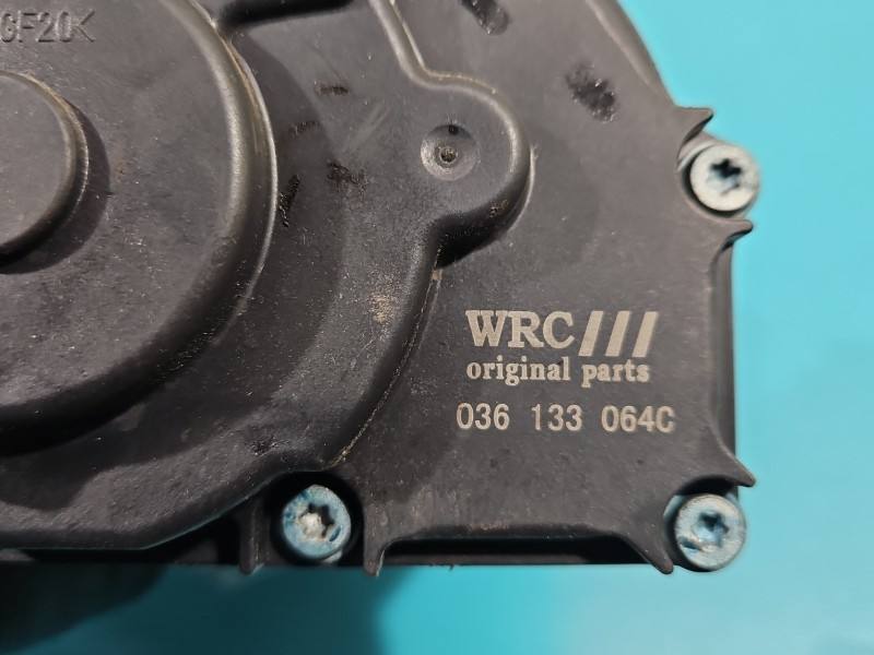 Дросельна заслінка Volkswagen Polo 036133064C — фото деталі 8