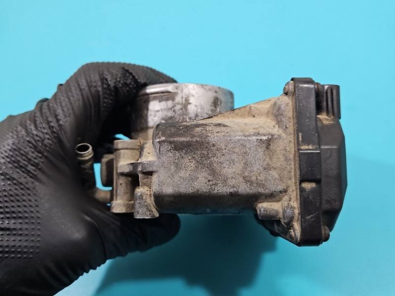 Дросельна заслінка Toyota Avensis T22 22030-28010 — фото деталі 4