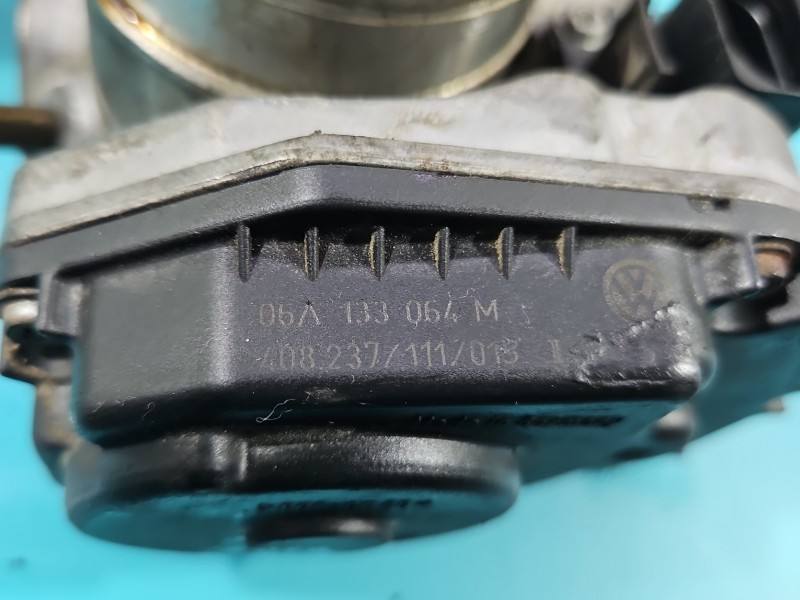 Дросельна заслінка Audi A3 8L 06A133064M — фото деталі 5