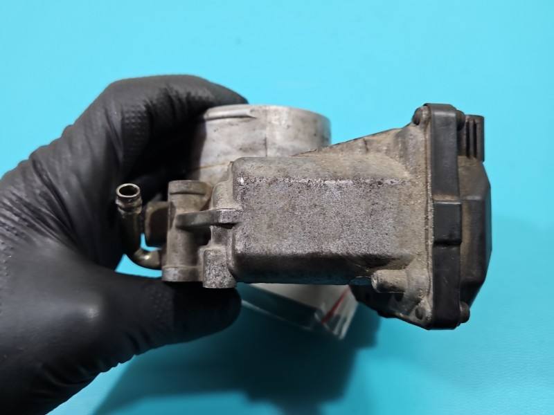 Дросельна заслінка Toyota Avensis T22 22030-28010 — фото деталі 5