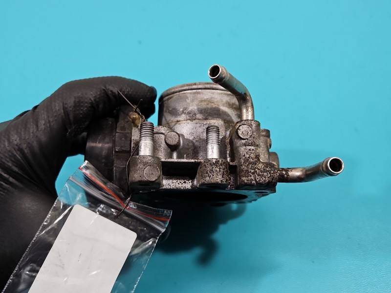 Дросельна заслінка Toyota Avensis T22 22030-28010 — фото деталі 8