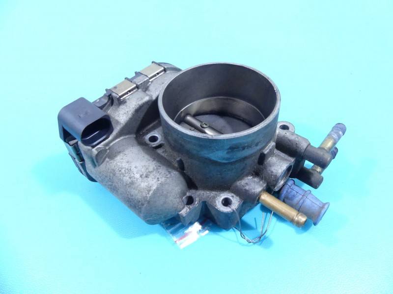 Дросельна заслінка Volkswagen Passat B5 0280750030