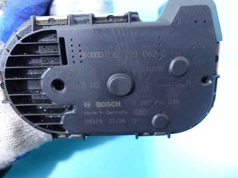 Дроссельная заслонка Volkswagen Polo 030133062C — фото детали 7