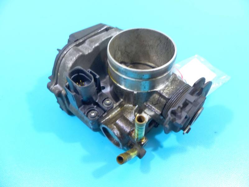 Дроссельная заслонка Volkswagen Golf 4 06A133064M