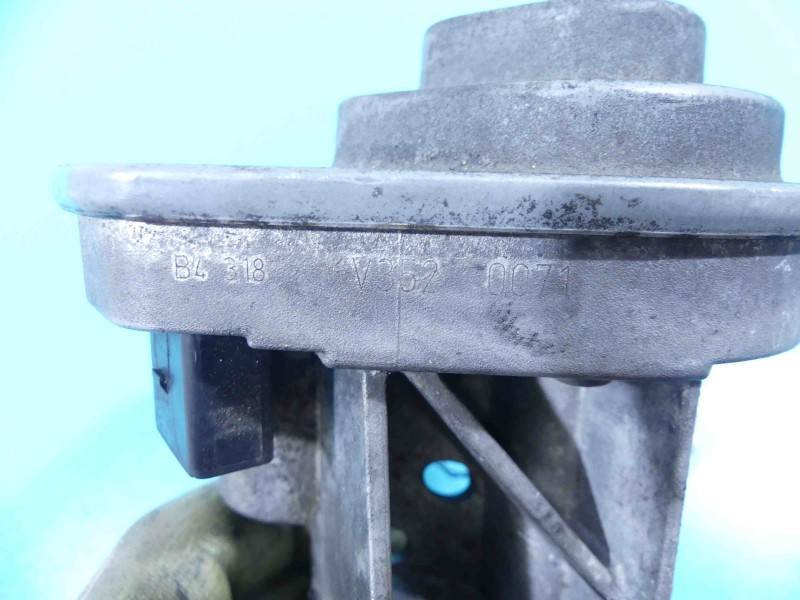 Дросельна заслінка Volkswagen Touareg 07Z128069A — фото деталі 6