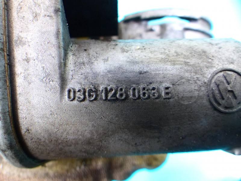 Дросельна заслінка Volkswagen Passat B6 03G128063E — фото деталі 5