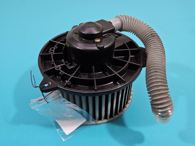 Моторчик вентилятор пічки Mazda 323F 894000-0083