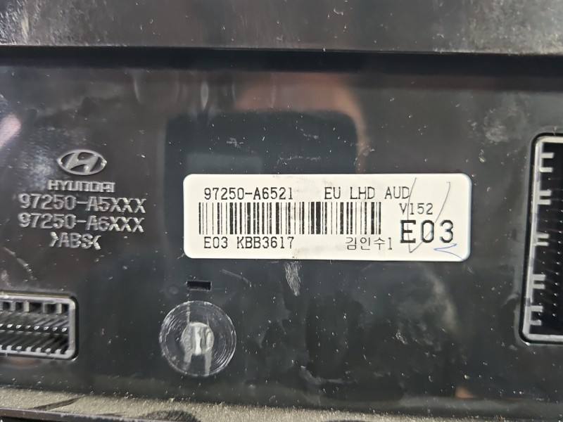 Блок керування пічкою клімат Hyundai I30 97250-A6521 — фото деталі 9