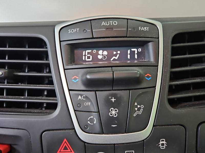 Блок керування пічкою клімат Renault Laguna 275100002R