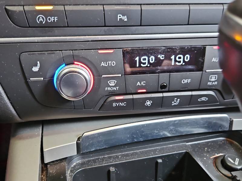 Блок керування пічкою клімат Audi A6 C7 4G0820043CD — фото деталі 2