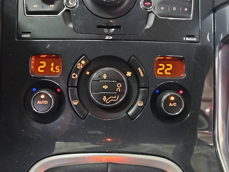 Блок керування пічкою клімат Peugeot 3008 96738320XT