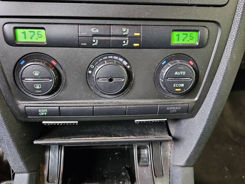 Блок керування пічкою клімат Skoda Octavia 2