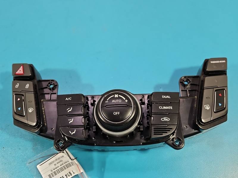 Блок керування пічкою клімат Hyundai I40 97250-3Z660